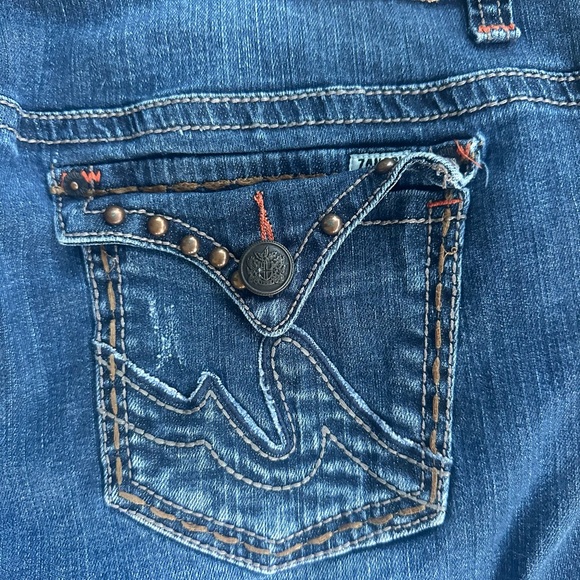 Zanadi Women's Blue Denim Shorts - Picture 8 of 8